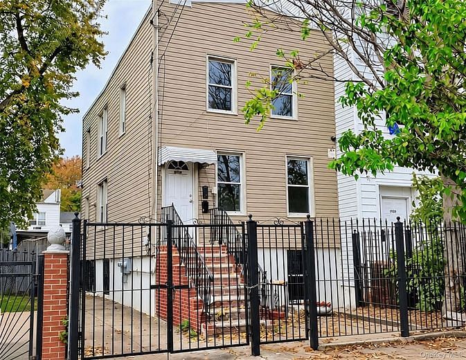 212 Bradford Street