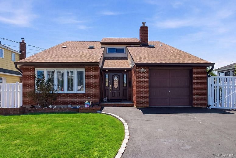 212 Shore Road