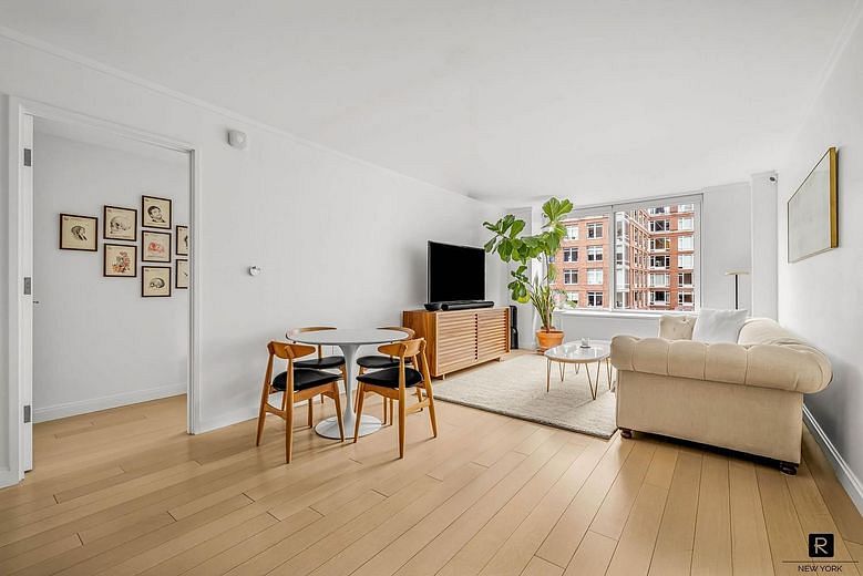 212 Warren Street #9R