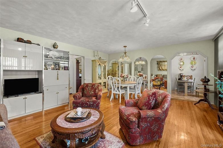 2120 202 Street #1-189