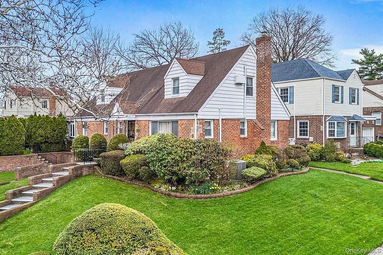 213-06 Richland Avenue