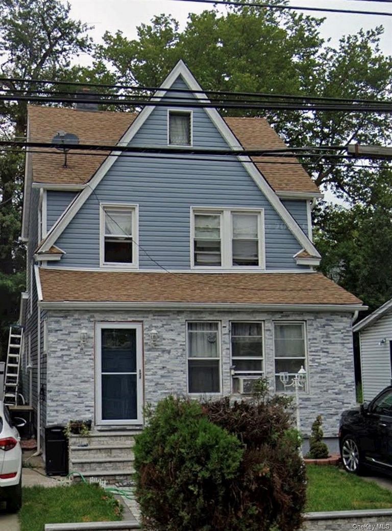 21329 Murdock Avenue