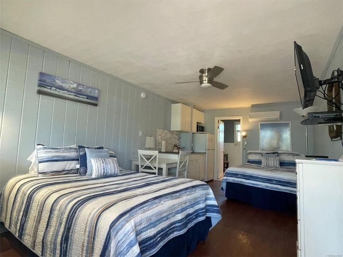 2136 Montauk Highway #107