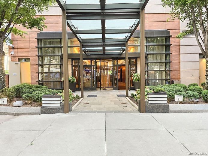 215 E E 96 Street E #30 K