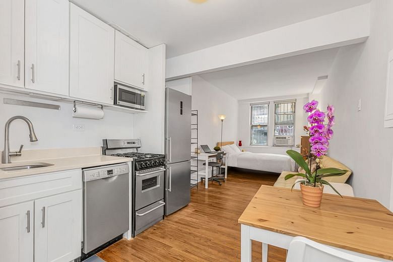 215 East 29th Street #2