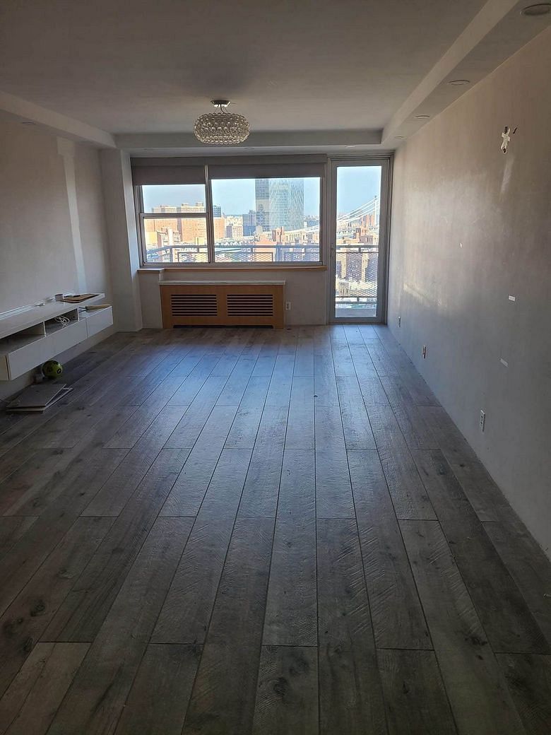 215 Park Row #21A
