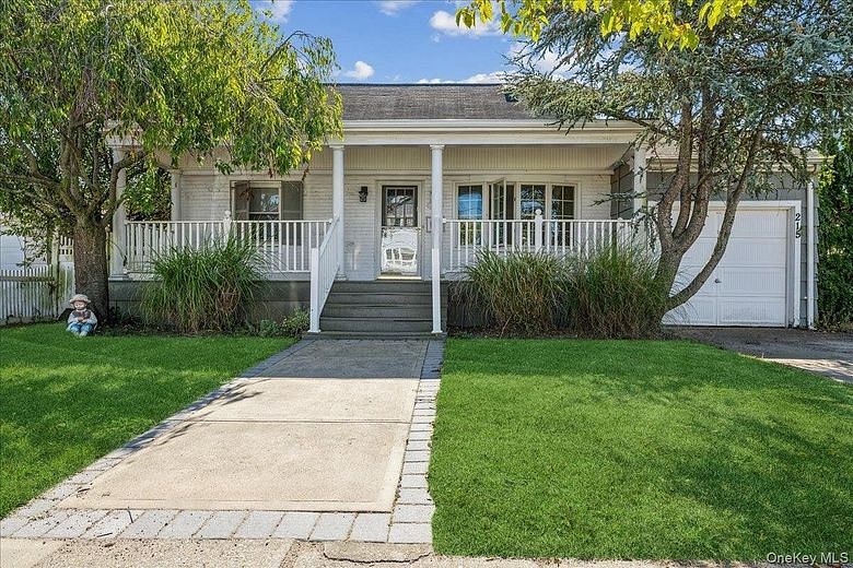 215 W Granada Avenue