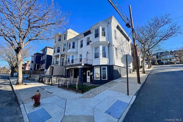 216 Woodworth Avenue