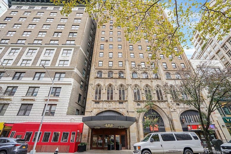 2166 Broadway #22B
