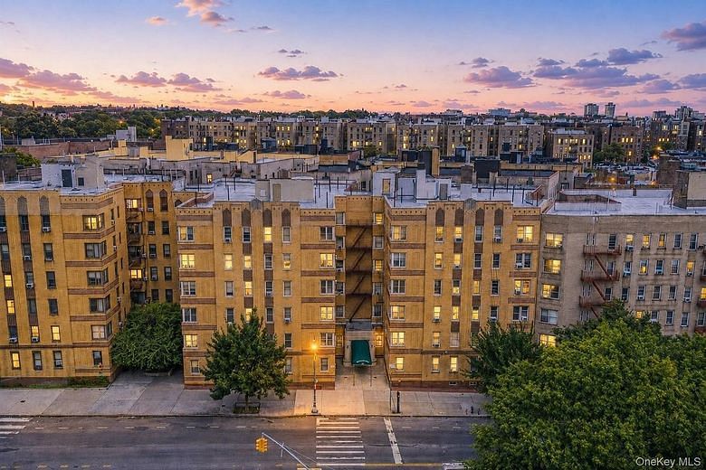 2166 Bronx Park East #1F