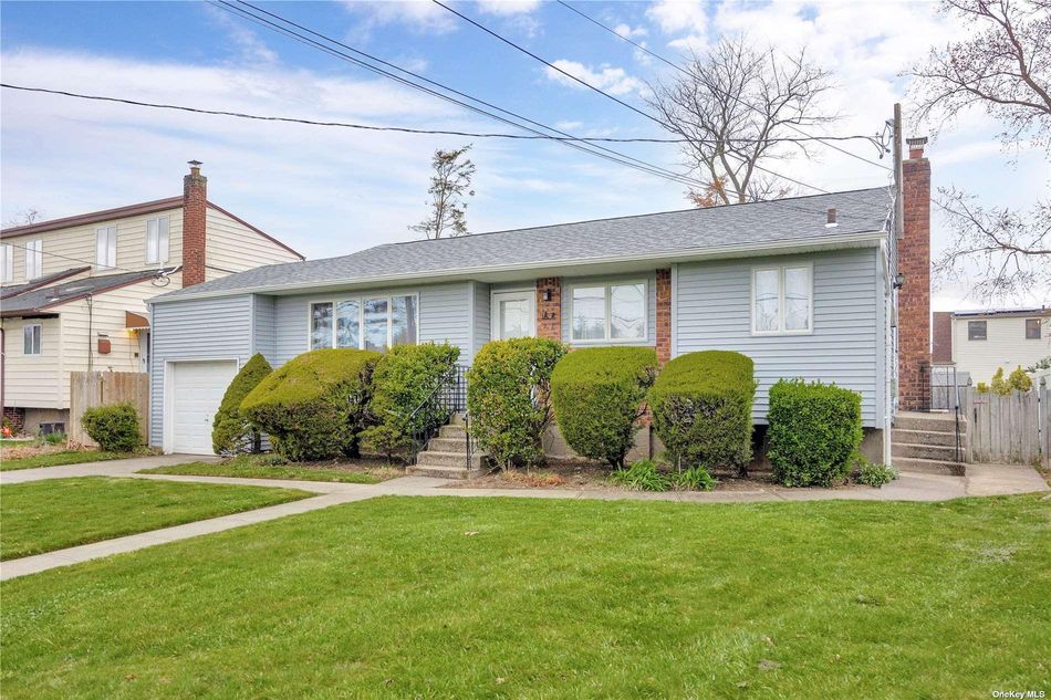Image 1 of 20 for 217 Birch Avenue in Long Island, Farmingdale, NY, 11735