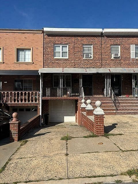 217 Seneca Avenue