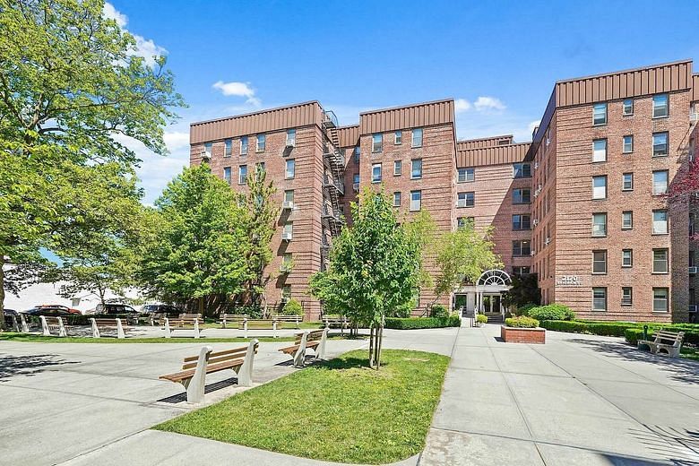 2170 Brigham Street #3G