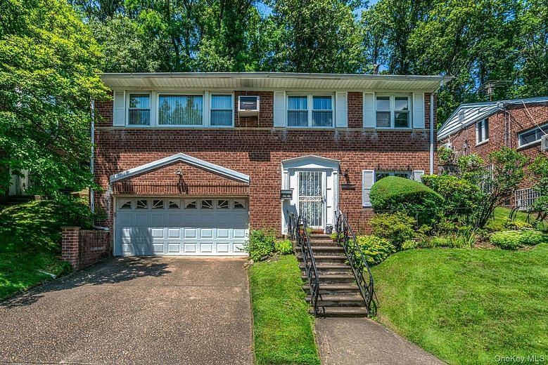 218-27 Sawyer Avenue