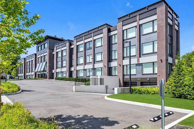 218 Middle Neck Road #207