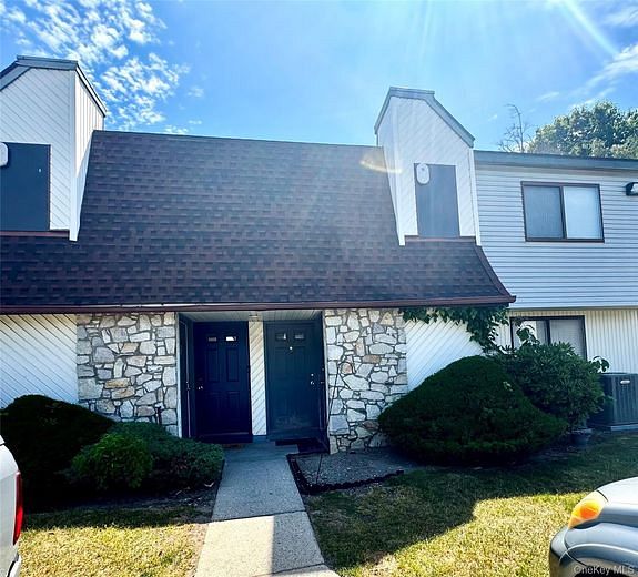 218 Pointe Circle N #218