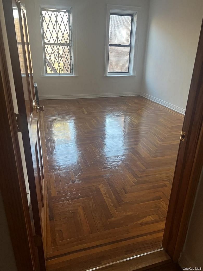 2186 Cruger Avenue #5K