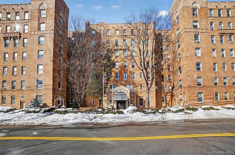 219 Bronx River Road #4N