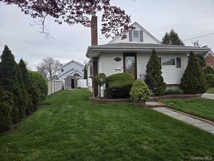 219 Oakview Avenue