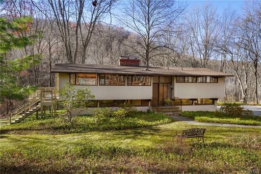 Image 1 of 22 for 90 Park View Road S in Westchester, Pound Ridge, NY, 10576