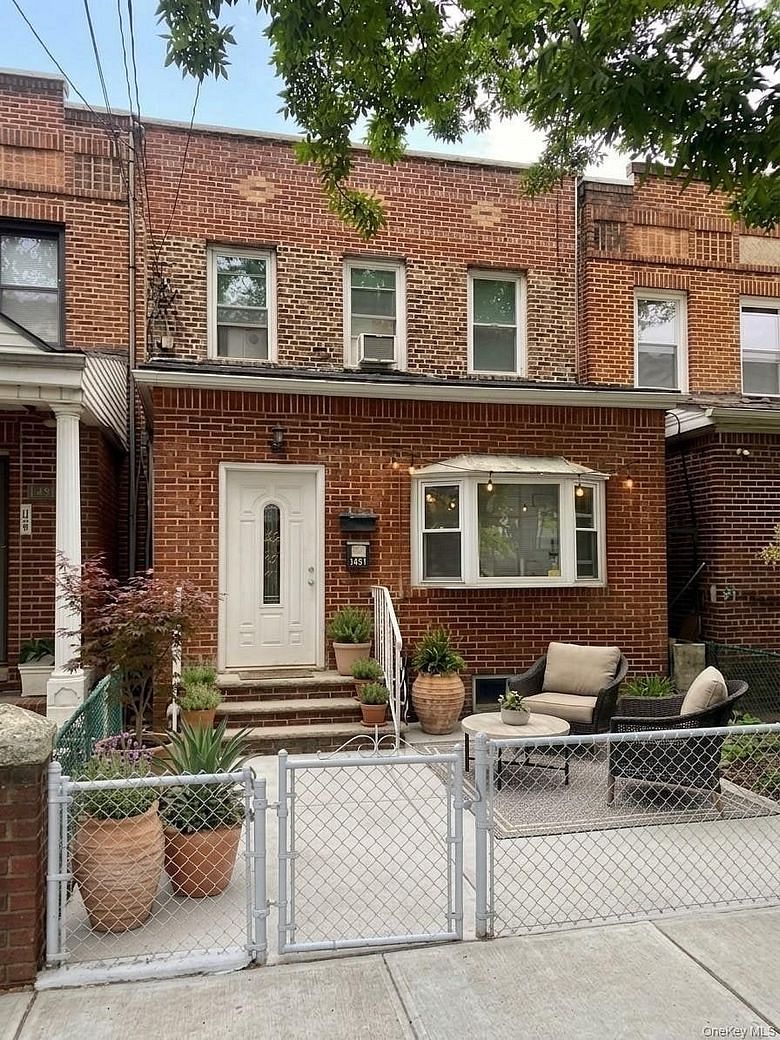 22-48 43 Street