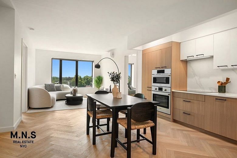 22-54 46th Street #504