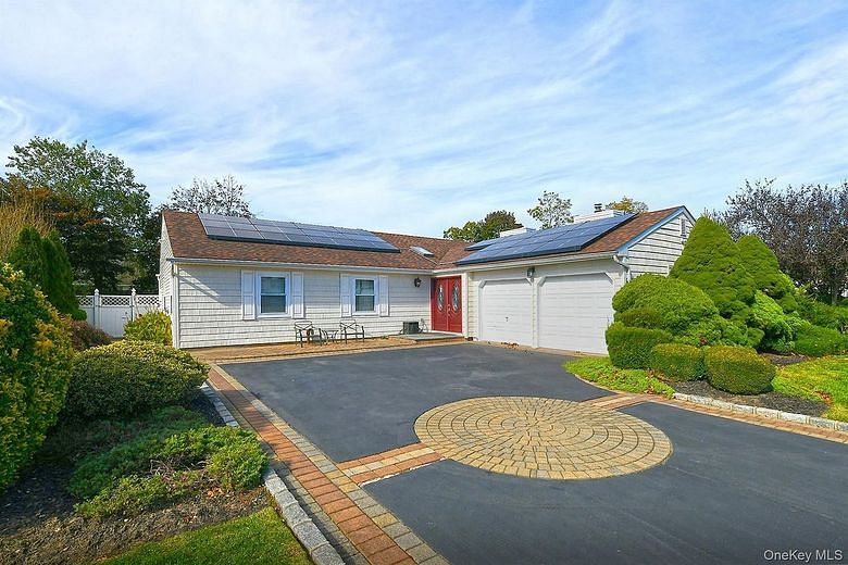 22 Apple Blossom Lane
