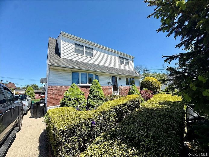 22 Beach Avenue