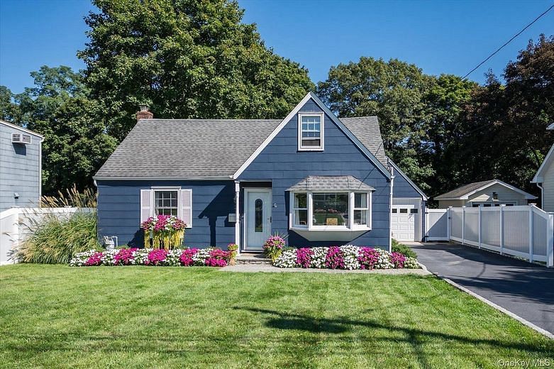 22 Crestfield Place