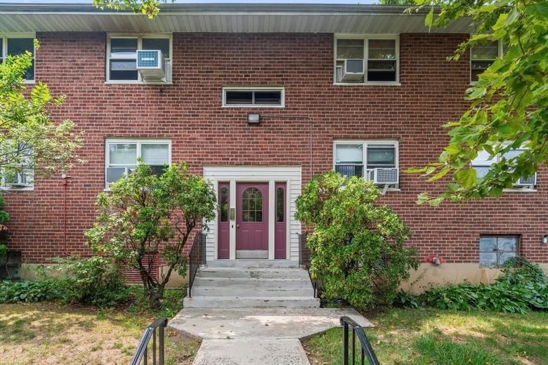 22 Dehaven Drive #2D