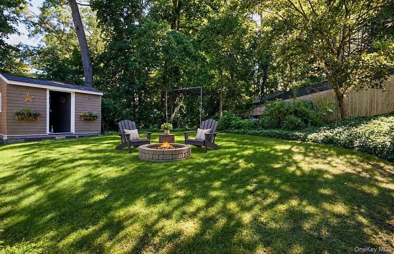 22 Hillside Avenue