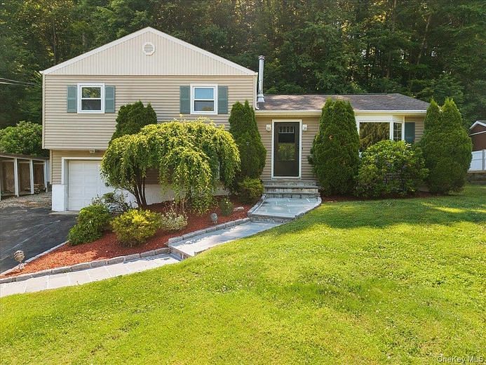 22 Knollwood Road