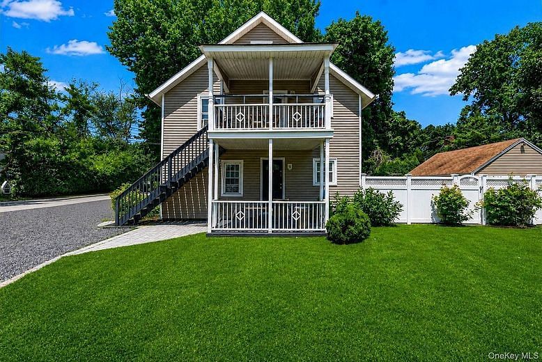 22 Locust Avenue