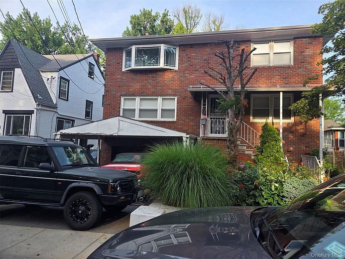 22 Oneida Avenue