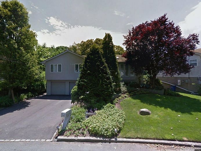 22 Pickwick Hill Drive