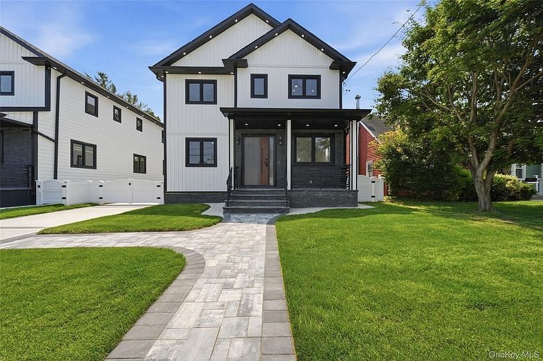 22 Surrey Lane
