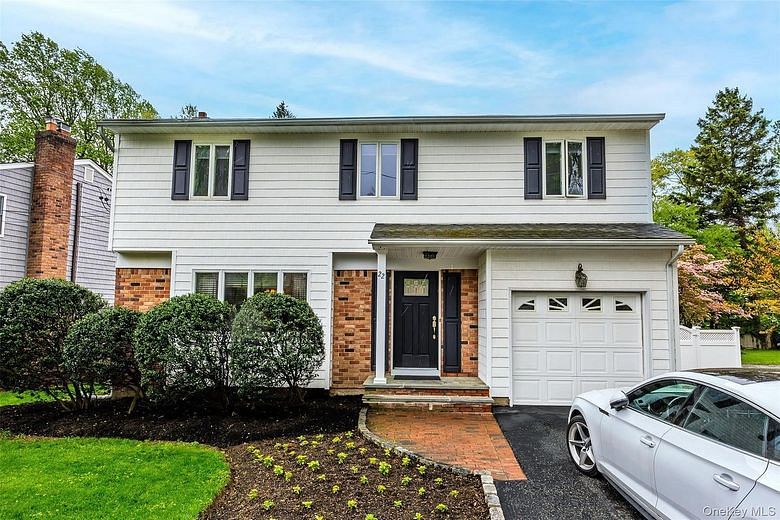 22 W Maple Road