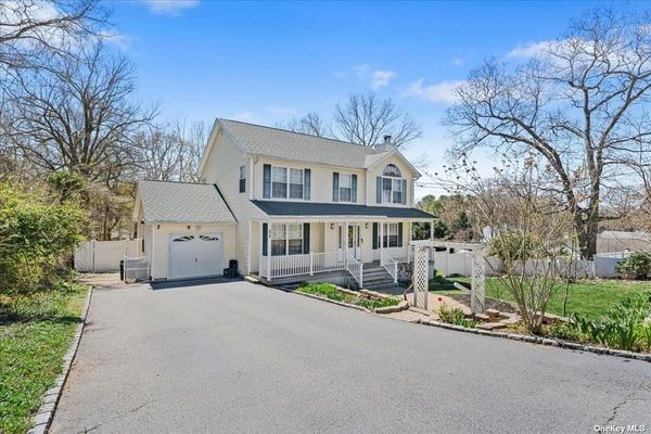 Image 1 of 27 for 22 Willow Road in Long Island, Rocky Point, NY, 11778