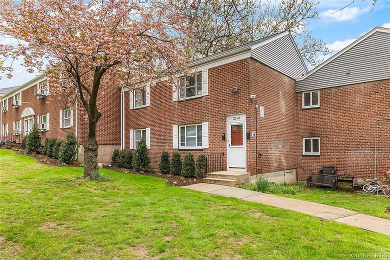 220-02 Stronghurst Avenue #(Lower) 18