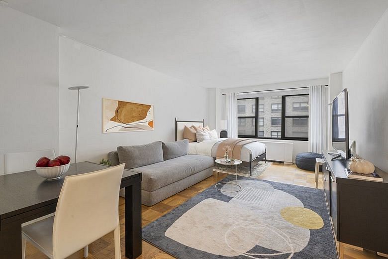 220 East 57th Street #10G
