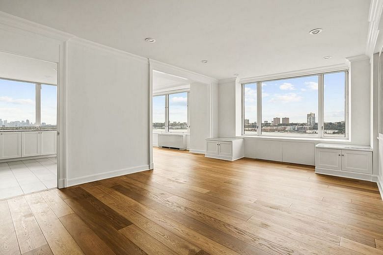 220 Riverside Boulevard #15J