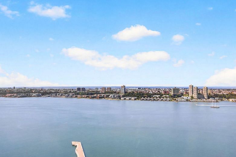 220 Riverside Boulevard #39C