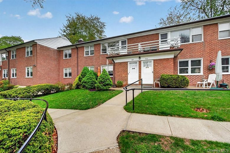 221 Buckhout Street #221