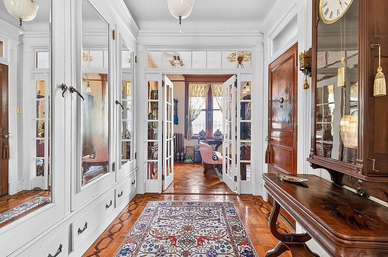 221 Eighth Avenue #7