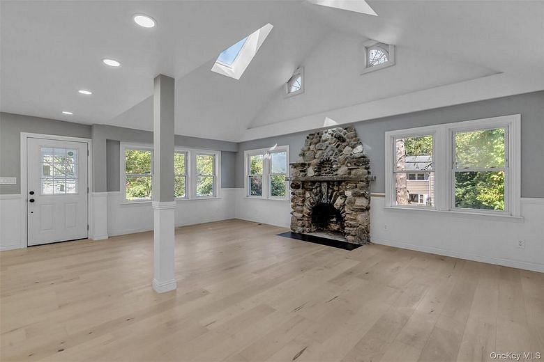 221 Locust Road
