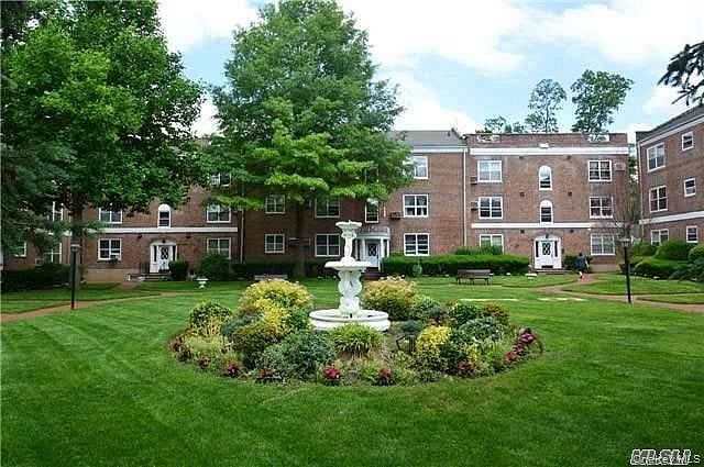 221 Middle Neck Road #G5