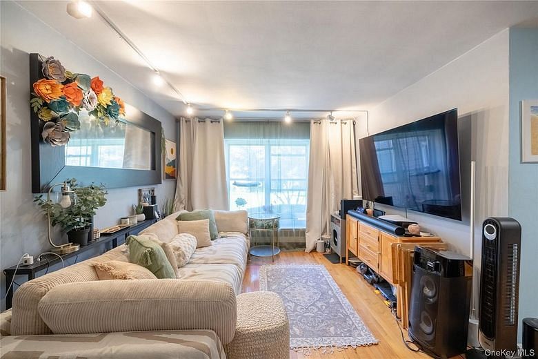 221 Middleneck Road #M-2