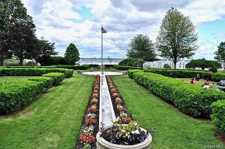 221 Middleneck Road #M-2