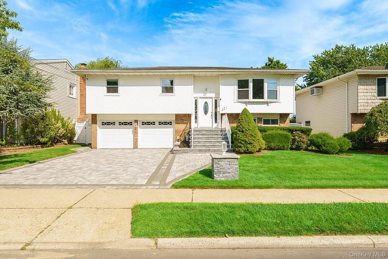 221 Roosevelt Avenue