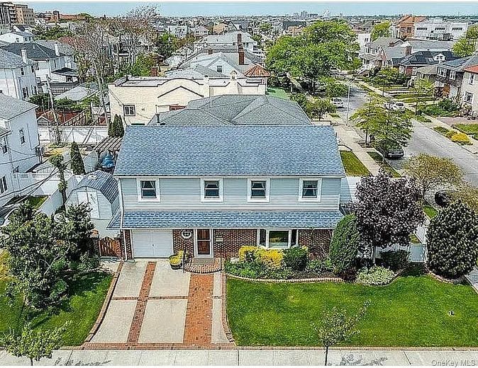 221 Washington Boulevard